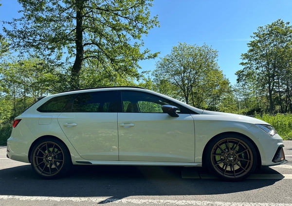 Seat Leon cena 155000 przebieg: 54900, rok produkcji 2020 z Czarne małe 562